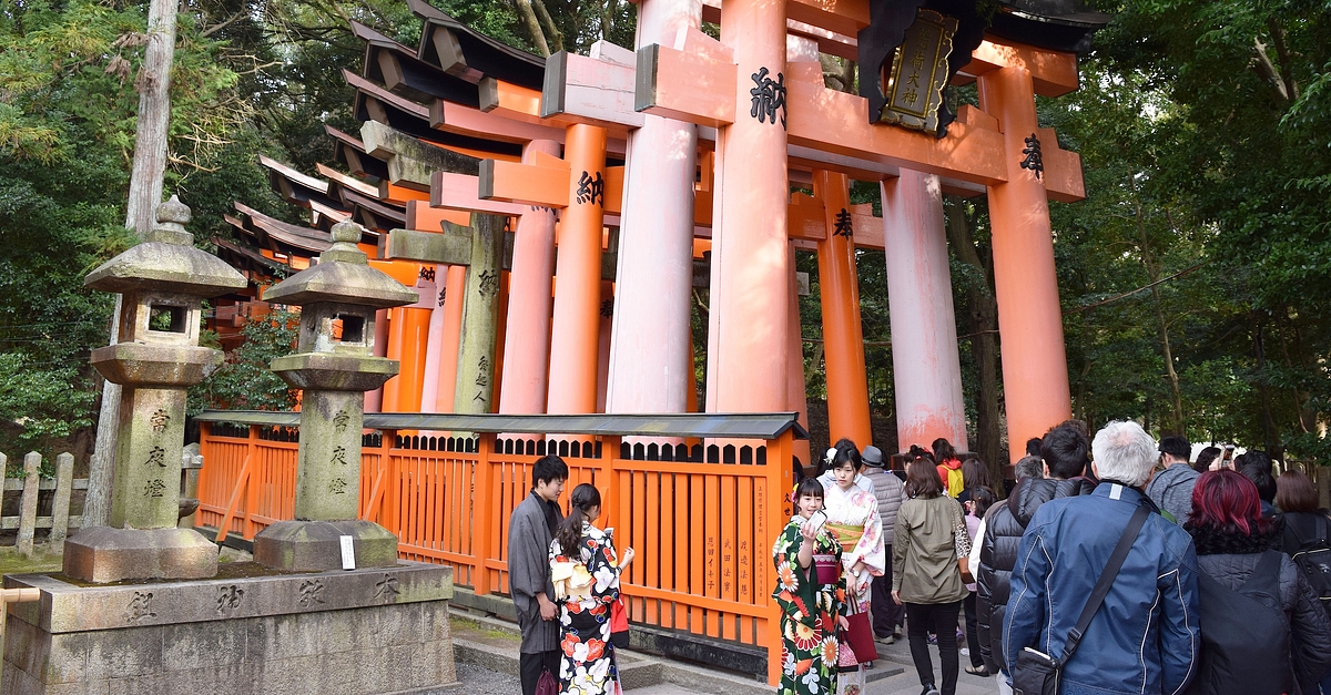 Kyoto S Fushimi Inari Shrine Illustration World History Encyclopedia