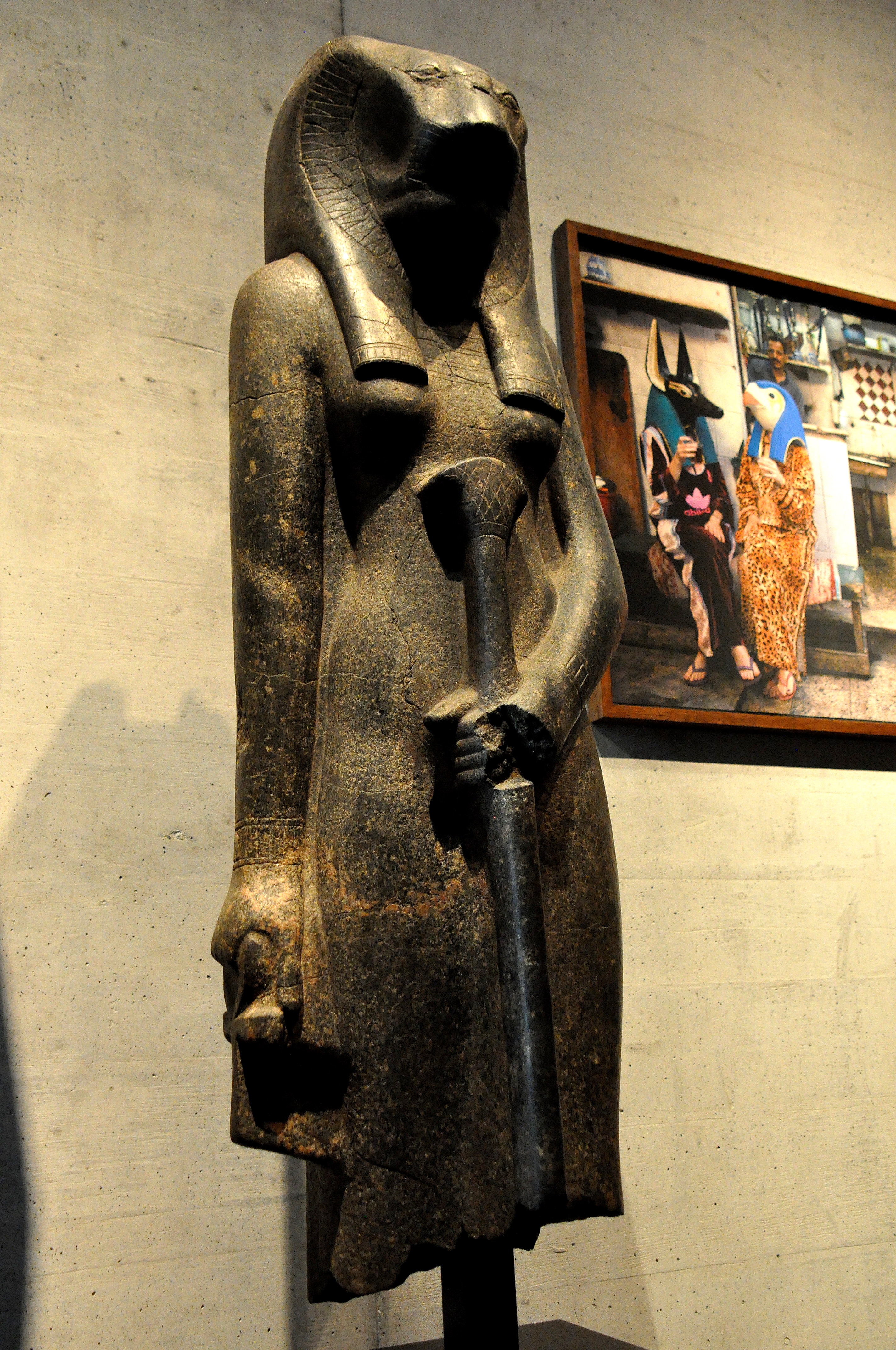 sekhmet statue