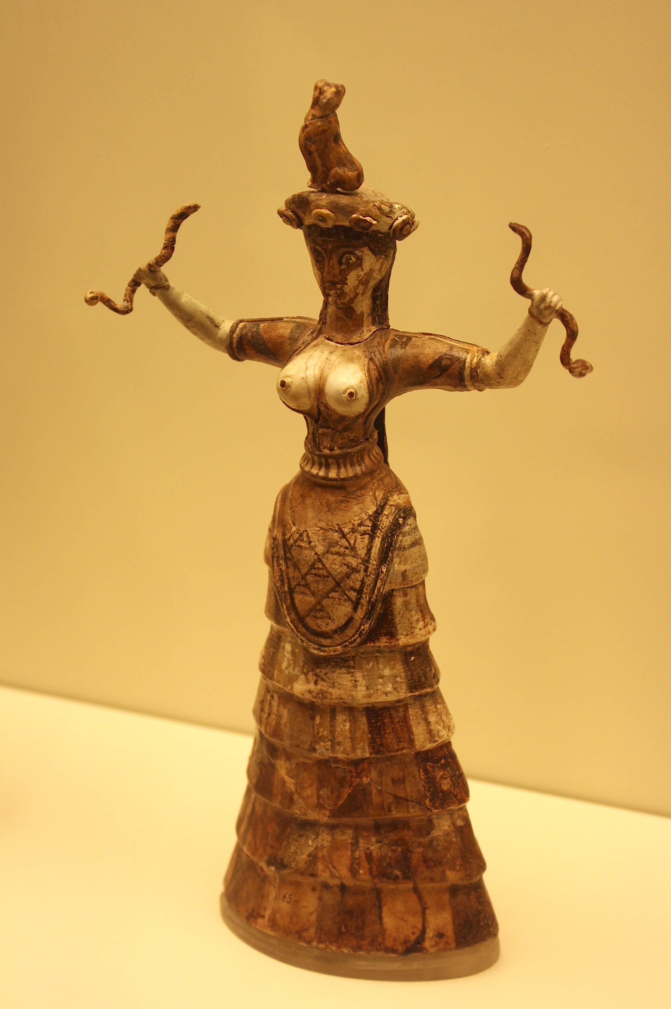 snake goddess knossos