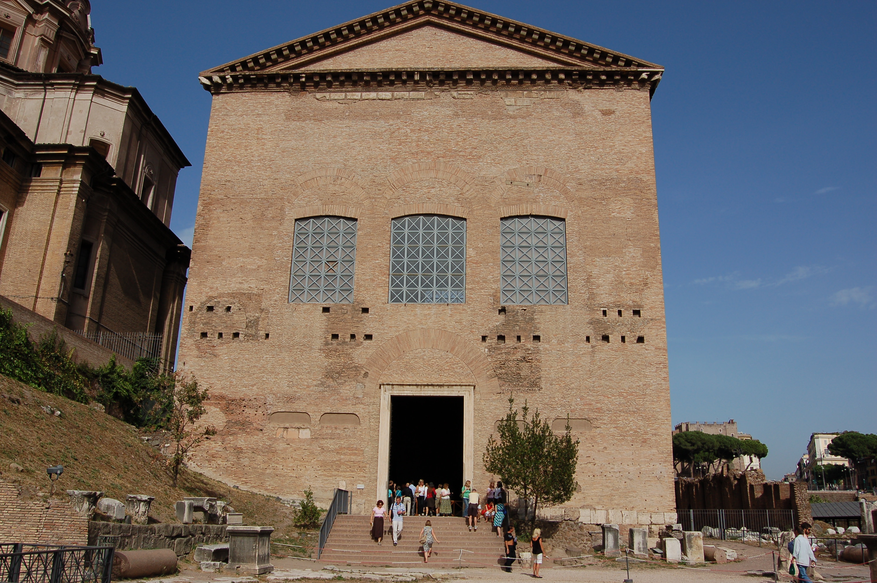 roman senate house