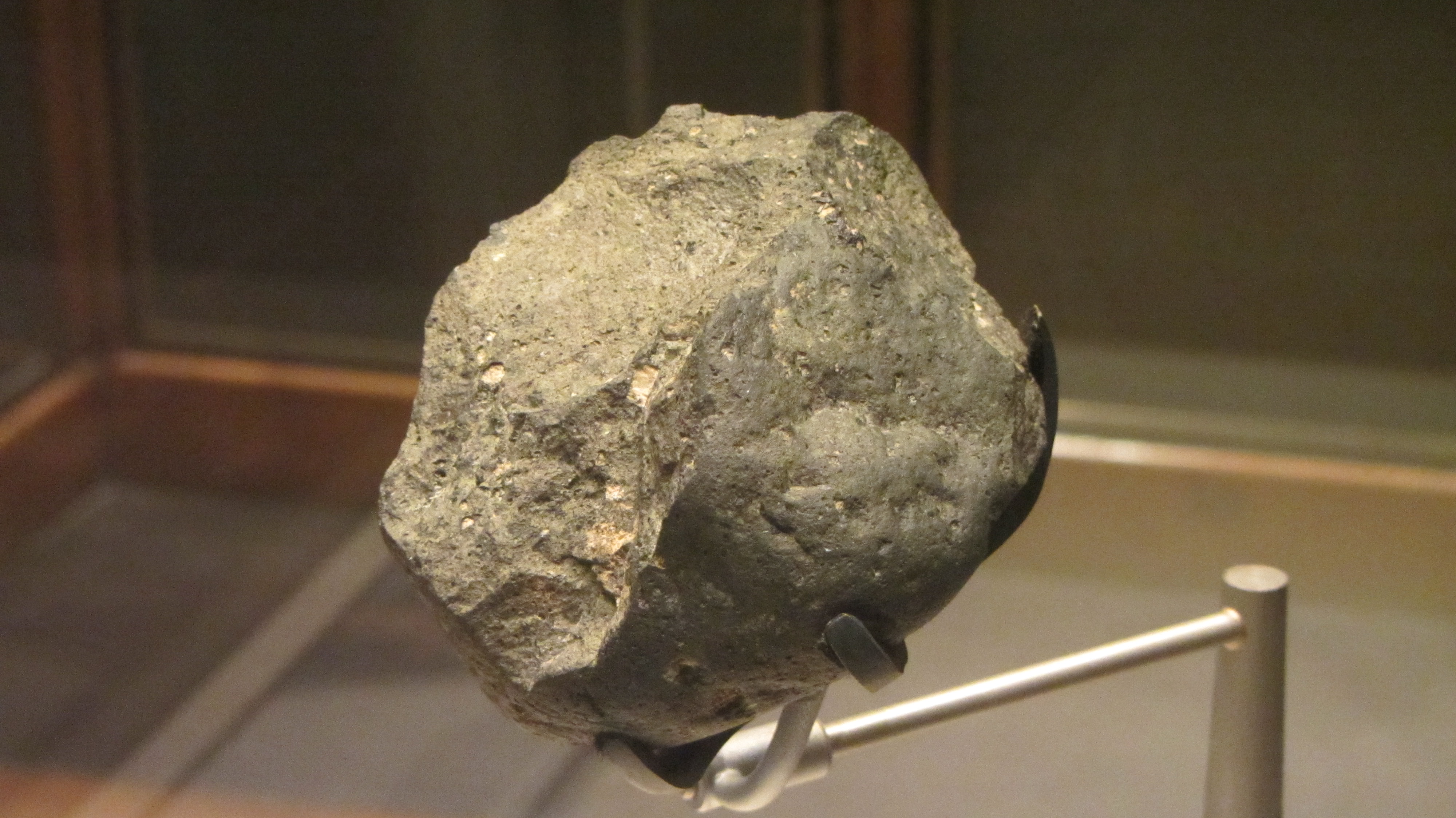 Oldowan chopper tool from Somaliland ; 1.7-2.6 million years ago; 1932.6240