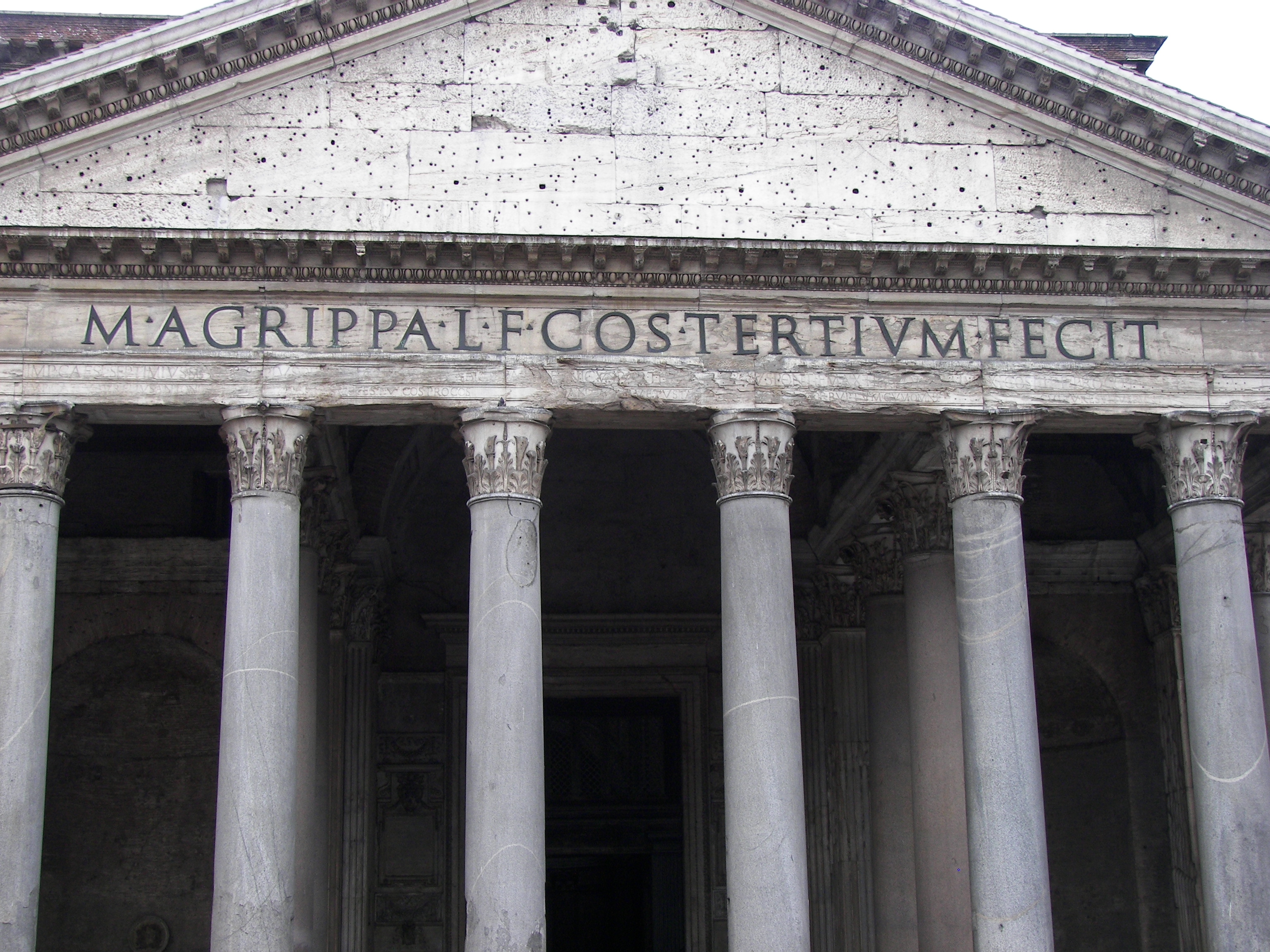 front side and top view of roman pantheon