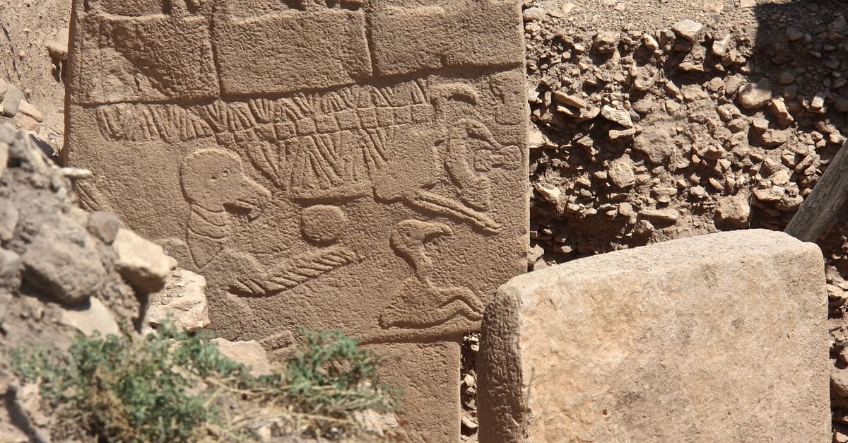 Vulture Stone, Göbekli Tepe (Illustration) - World History Encyclopedia