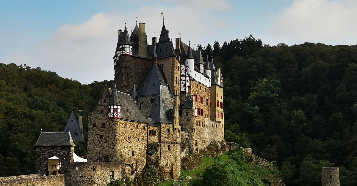 Burg Eltz, Germany (Illustration) - World History Encyclopedia