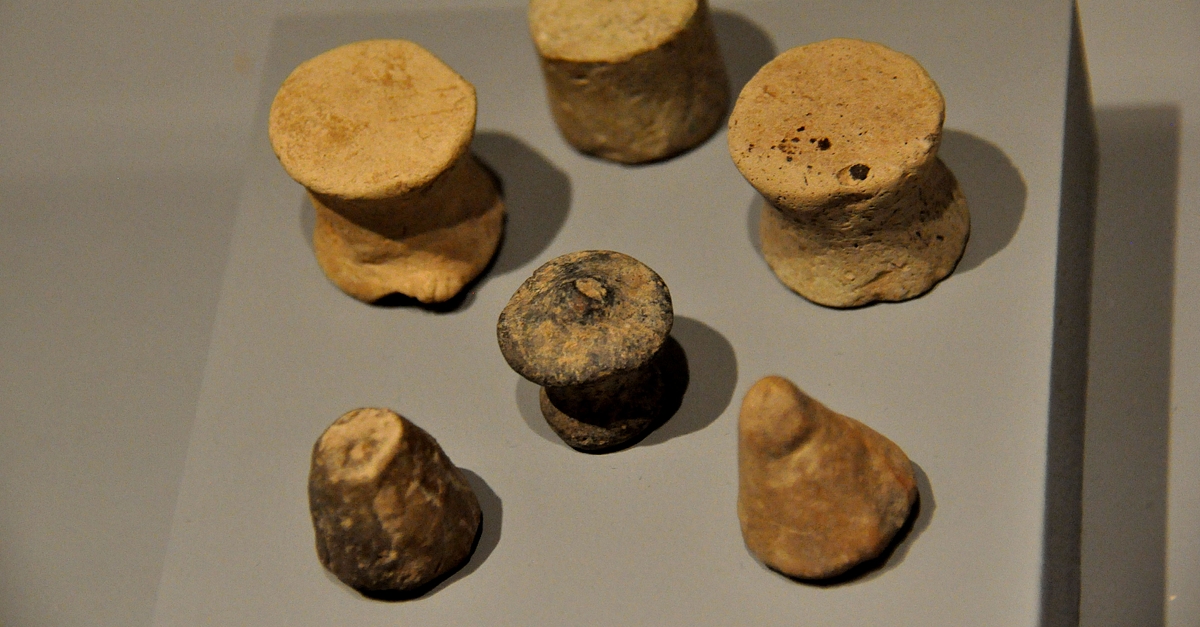 Clay Tokens for Counting (Illustration) - World History Encyclopedia