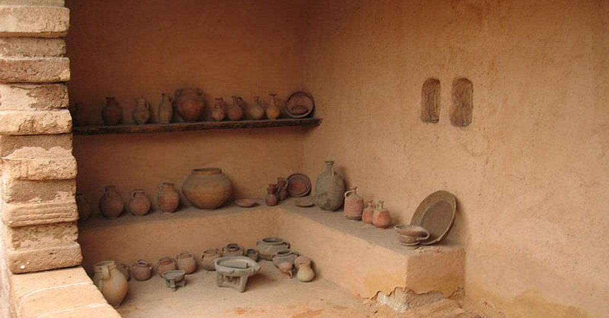 Reconstructed Israelite House (Illustration) - World History Encyclopedia