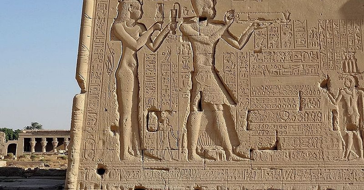 Relief Of Cleopatra VII And Caesarion At The Dendera Temple ...