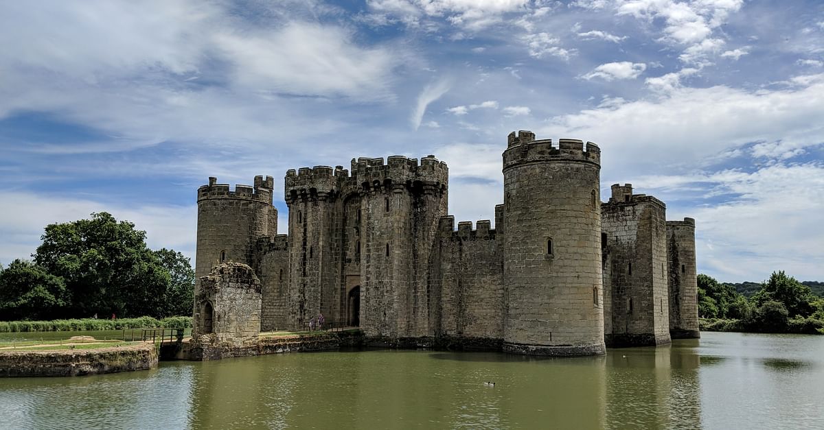 Bodiam Castle (Illustration) - World History Encyclopedia