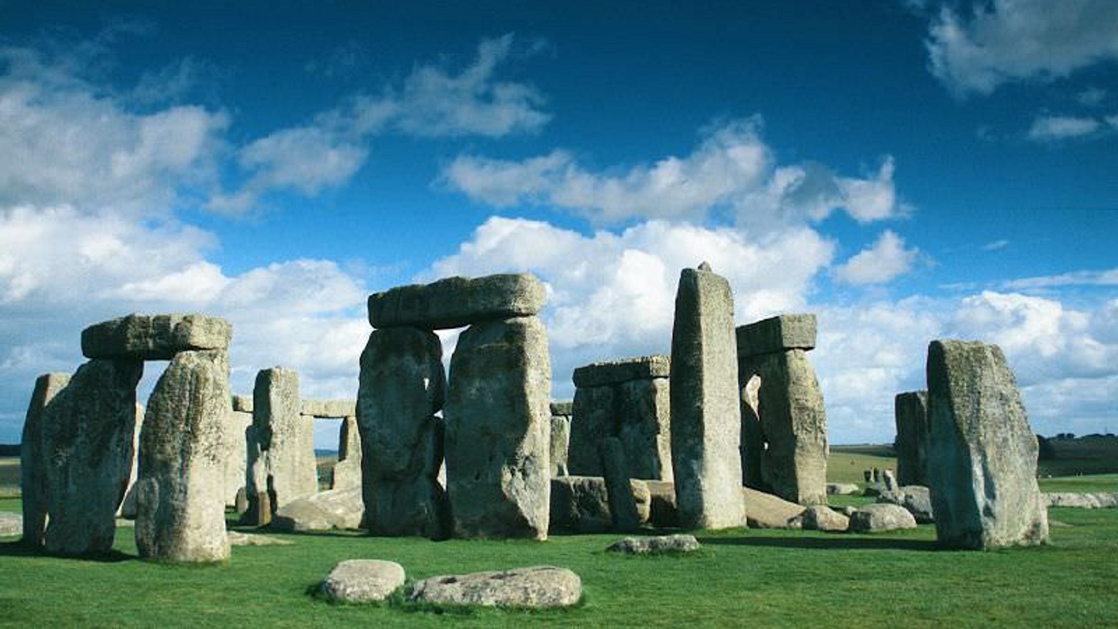 Neolithic Monument Found Near Stonehenge