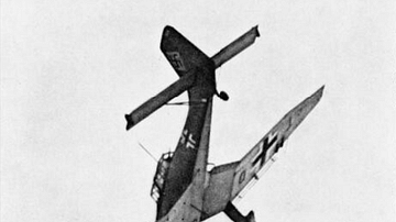 Stuka Releasing its Bombload