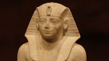 Thutmose, Bust of Nefertiti, c. 1340 BCE - World History Encyclopedia