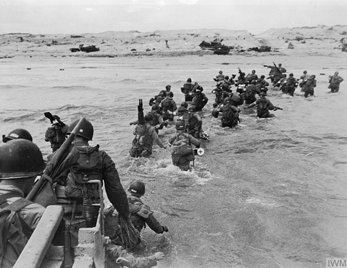 Infantry Landing, Utah Beach (by Imperial War Museums, CC BY-NC-SA)