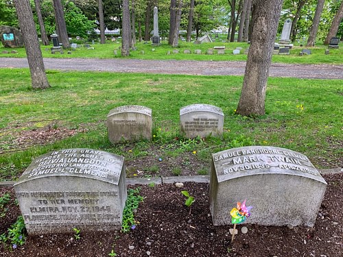 Graves of Mark Twain and His Wife