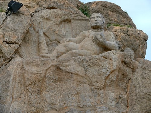 Behistoun'dan Herkül ve Aramice Yazıt