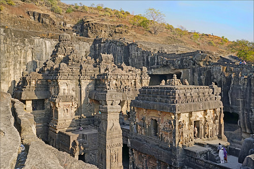 File:Ellora Caves - Cave 16 - Inside 2.JPG - Wikimedia Commons