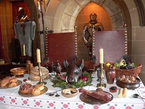 medieval dinner table        <h3 class=