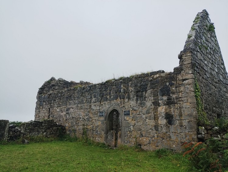 Teampall Chiaráin, Inishmore