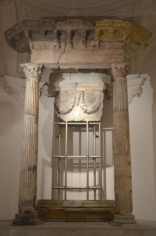 Fragments of the Octagon from Ephesus