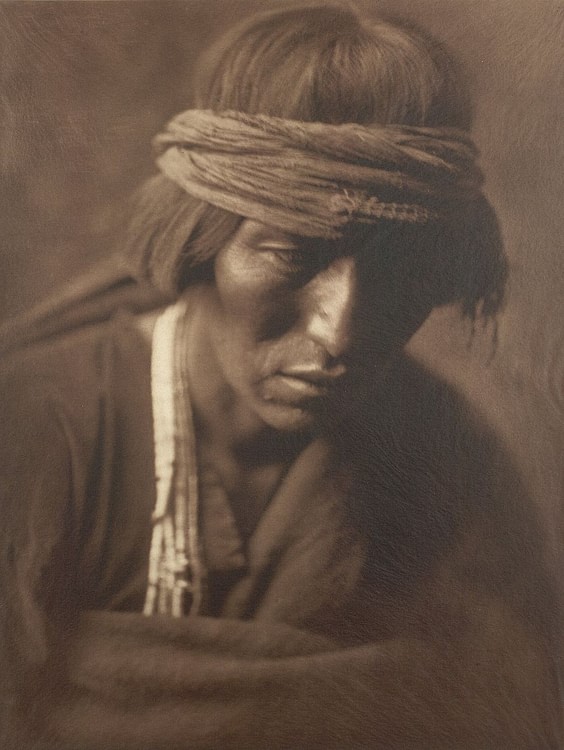 Hastobíga, a Hataałii (Navajo Medicine Man)