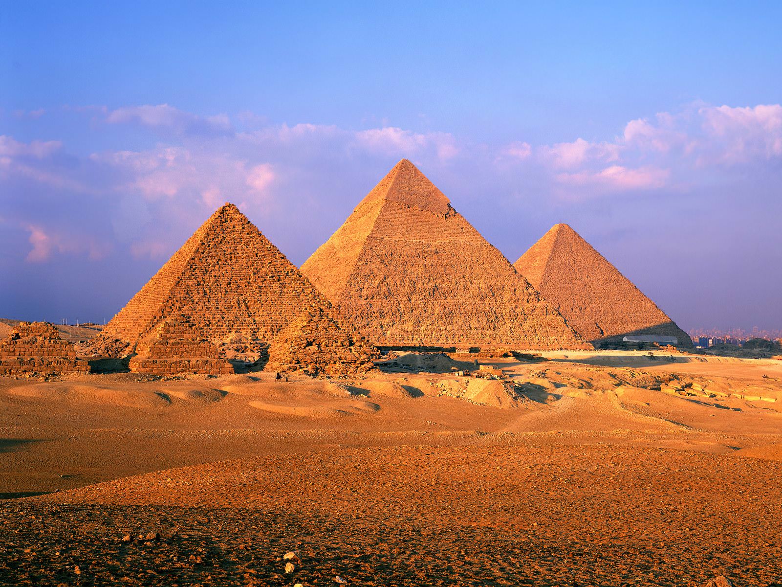 ancient egypt pyramids and tombs